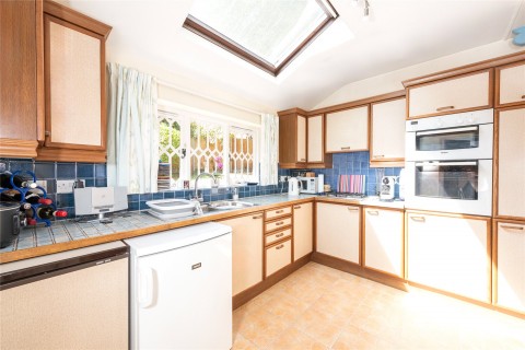 Click the photo for more details of Plantation Road, Leighton Buzzard, LU7