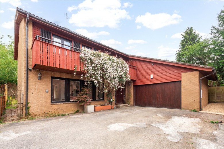 Click the photo for more details of Coleshill Place, Bradwell Common, MK13