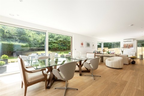 Click the photo for more details of Heath and Reach, LU7