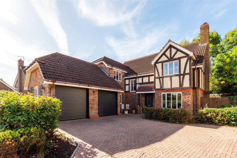 Click the photo for more details of Dungeness Court, Tattenhoe, MK4