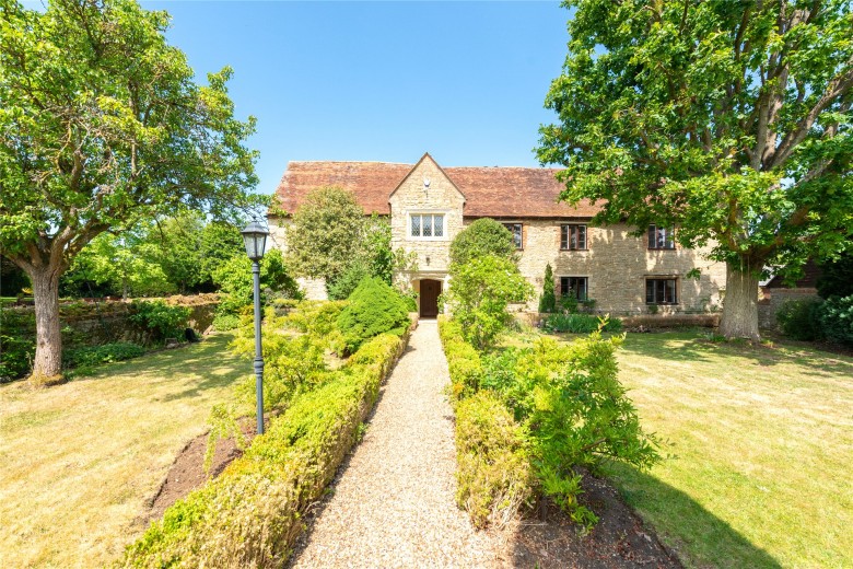 Click the photo for more details of The Green, Loughton, MK5
