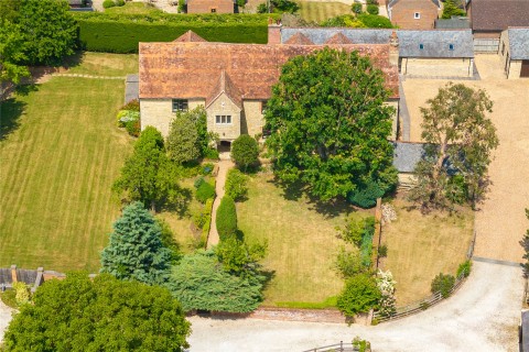 Click the photo for more details of The Green, Loughton, MK5