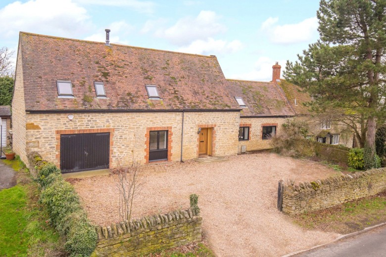 Click the photo for more details of Hartwell Road, Hanslope, MK19