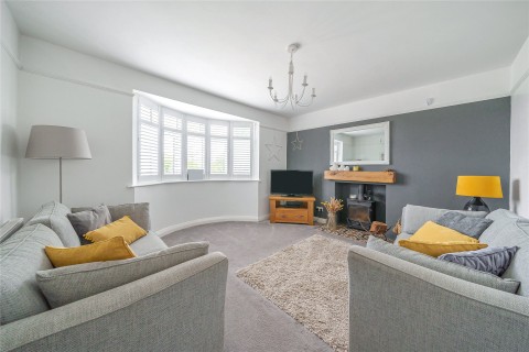 Click the photo for more details of Lakes Lane, Newport Pagnell, MK16