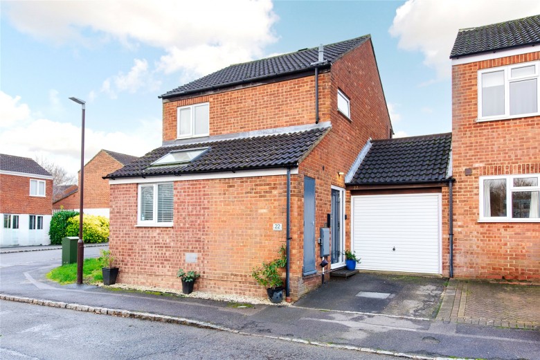 Click the photo for more details of Granes End, Great Linford, MK14