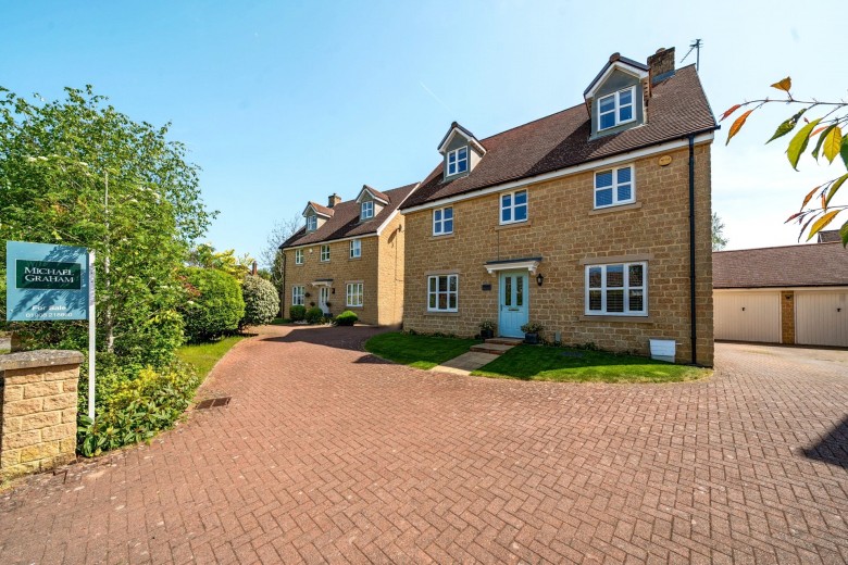 Click the photo for more details of Park Road, Hartwell, NN7