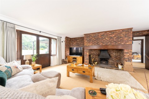Click the photo for more details of Higham Cross Road, Hanslope, MK19