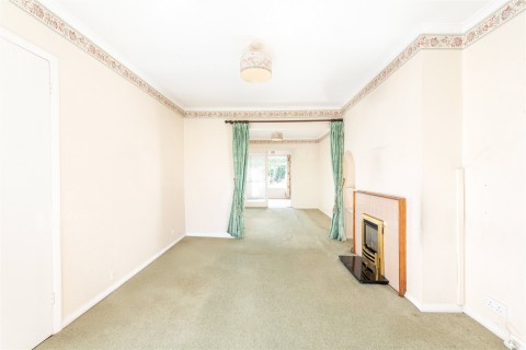 Click the photo for more details of Lakes Lane, Newport Pagnell, MK16