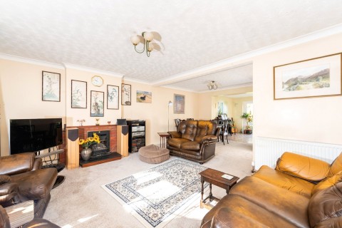 Click the photo for more details of Huxley Close, Newport Pagnell, MK16