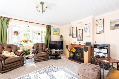 Click the photo for more details of Huxley Close, Newport Pagnell, MK16