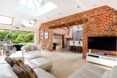 Click the photo for more details of Old Road, Braunston, NN11