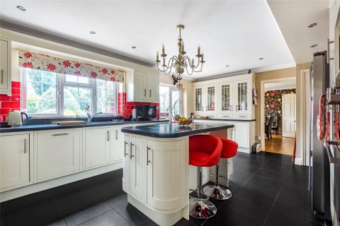 Click the photo for more details of Hayway, Rushden, NN10
