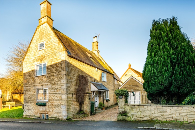 Click the photo for more details of Brigstock Road, Stanion, NN14