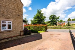 Images for Larbourne Park Road, Flore, NN7