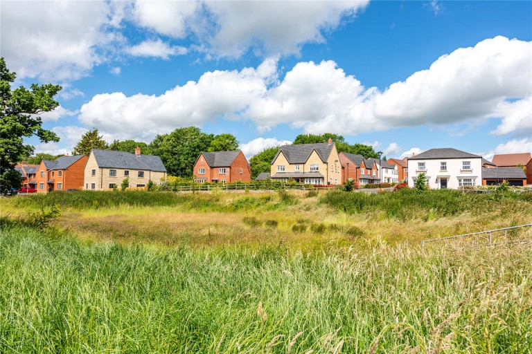 Images for Larbourne Park Road, Flore, NN7