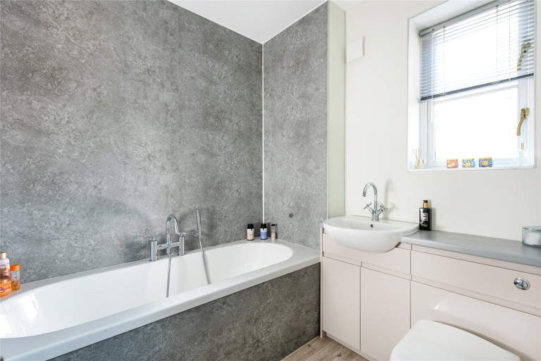 Images for Glebe Farm Close, Collingtree, NN4