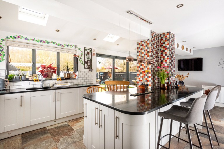 Images for Fallowfields, Crick, NN6