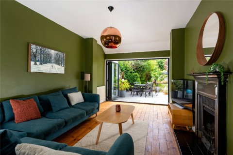 Click the photo for more details of Park Avenue North, Abington, NN3