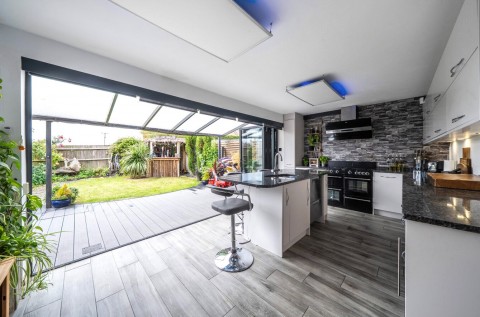 Click the photo for more details of Compton Way, Earls Barton, NN6