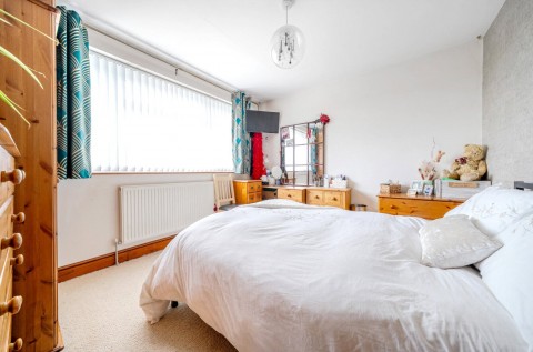 Click the photo for more details of Compton Way, Earls Barton, NN6