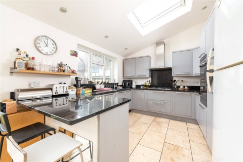 Click the photo for more details of Broughton, Aylesbury, HP22