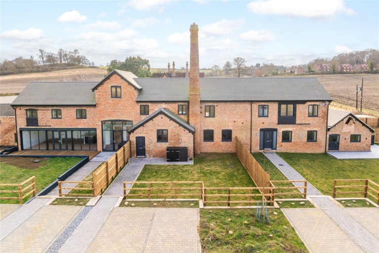 View Full Details for Great Hall Barns, Sandhill Close, MK45
