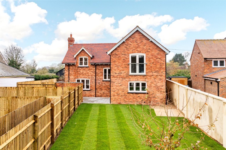 Click the photo for more details of School End, Great Horwood, MK17