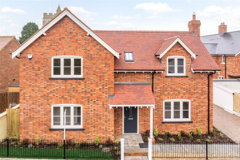 Click the photo for more details of School End, Great Horwood, MK17