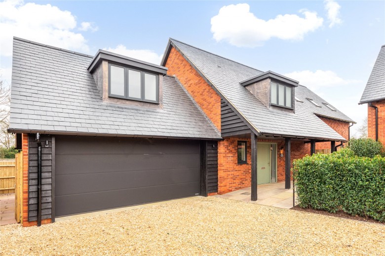 Click the photo for more details of Aston Abbotts Road, Cublington, LU7