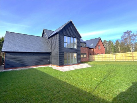 Click the photo for more details of Aston Abbotts Road, Cublington, LU7