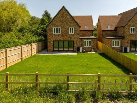 Click the photo for more details of Rowsham Road, Bierton, HP22