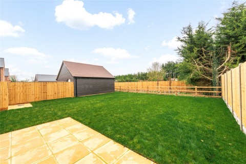 Click the photo for more details of New Road, Dinton, HP17