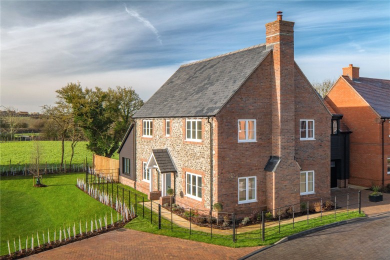 Click the photo for more details of Marsh Road, Little Kimble, HP22