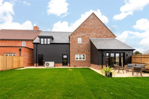 Click the photo for more details of Marsh Road, Little Kimble, HP22