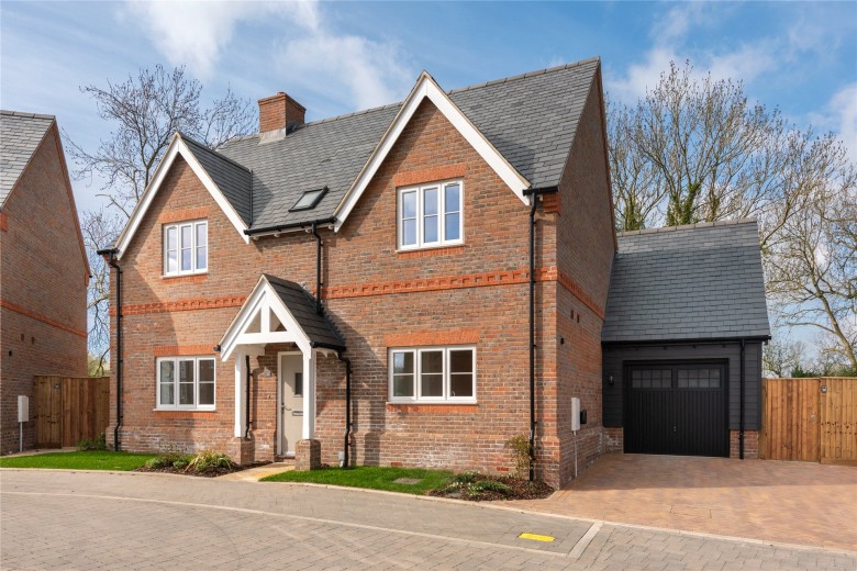 Click the photo for more details of Bonnett Close, Little Kimble, HP17