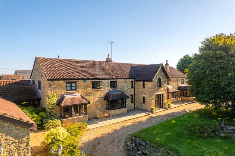Click the photo for more details of Petsoe End, Emberton, MK46