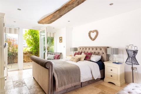 Click the photo for more details of Church View, Wollaston, NN29