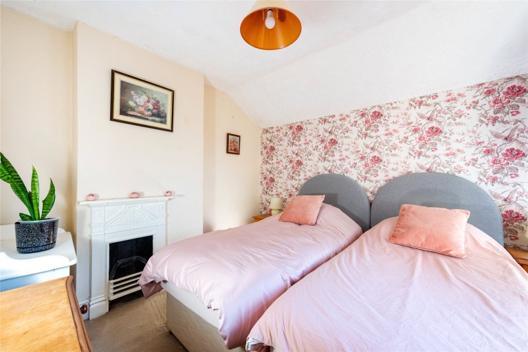 Images for High Street, Harrold, MK43