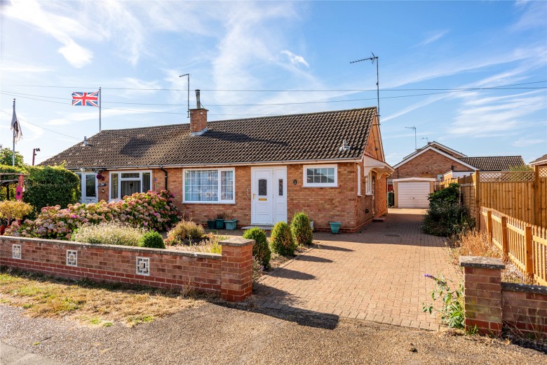Click the photo for more details of St. Marys Road, Bozeat, NN29