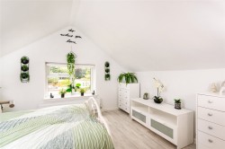 Images for High Street, Harrold, MK43