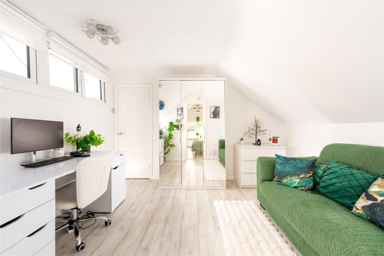 Images for High Street, Harrold, MK43