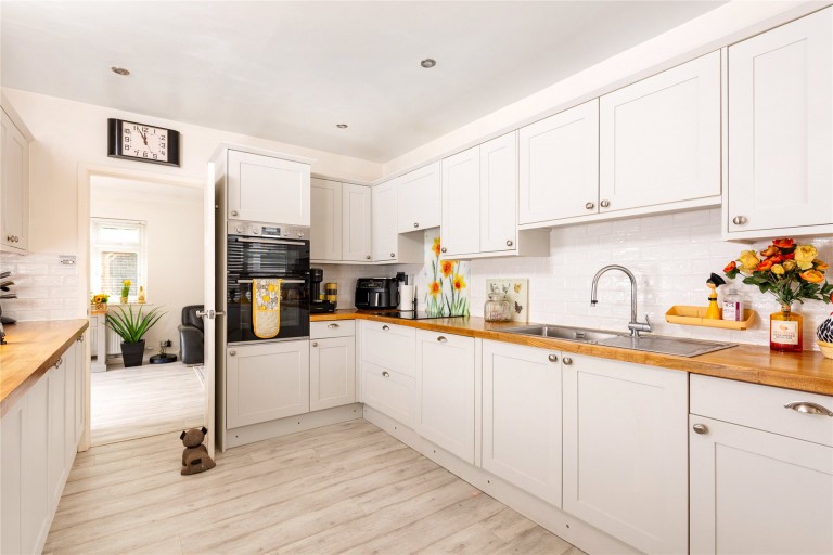 Images for High Street, Harrold, MK43