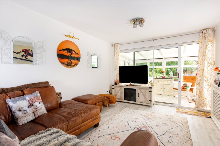 Images for High Street, Harrold, MK43