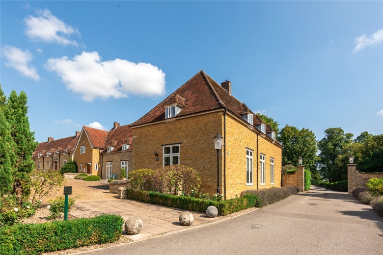 Click the photo for more details of Gayhurst Court Mews, Gayhurst, MK16