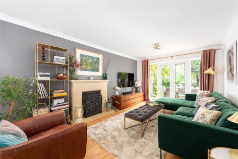 Click the photo for more details of Summerleys Road, Princes Risborough, HP27