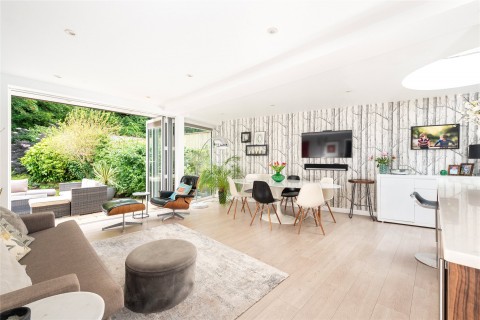 Click the photo for more details of Summerleys Road, Princes Risborough, HP27