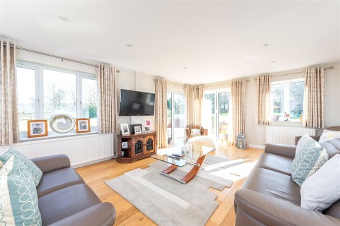 Click the photo for more details of High Street, Kingston Blount, OX39