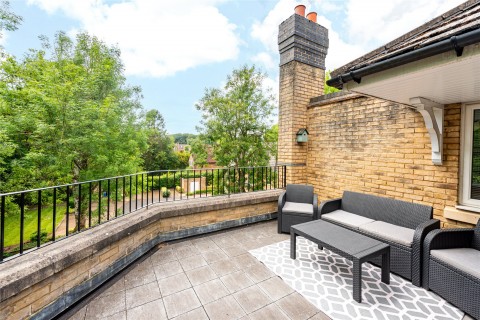 Click the photo for more details of Amersham Road, Hazlemere, HP15