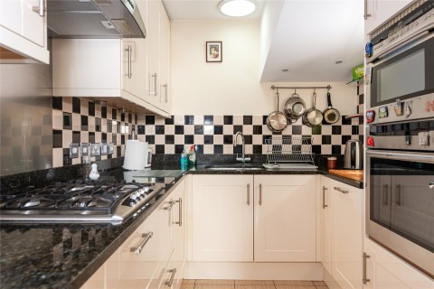 Click the photo for more details of Amersham Road, Hazlemere, HP15