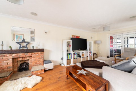 Click the photo for more details of Lower Icknield Way, Chinnor, OX39